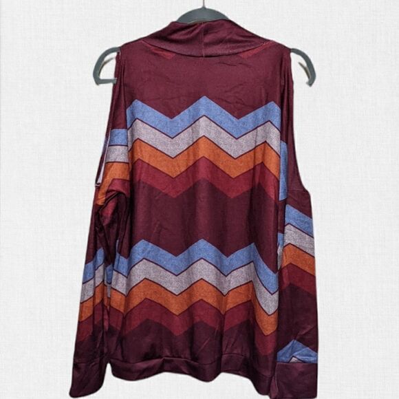 NWT Voins Color Blocked Chevron Top - Picture 2 of 5